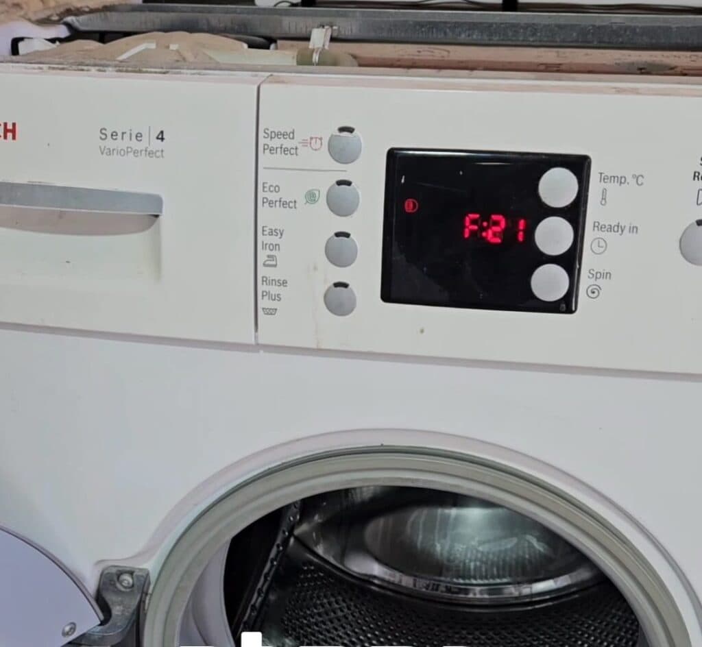 תיקון תקלה F21 במכונת כביסה בוש במודיעין