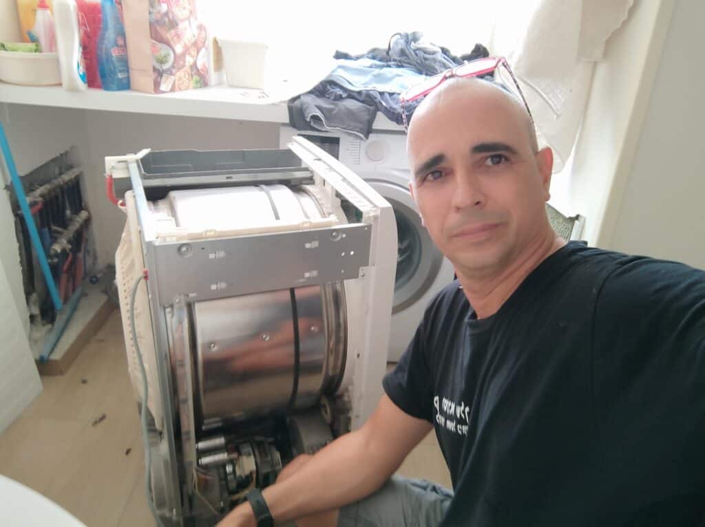 טכנאי מייבשי כביסה מוסמך מתקן מייבש כביסה